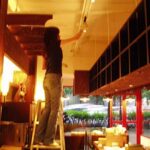 店舗デザイン設計実績事例-portugalia-ポルトガリア大阪淀屋橋-工事中店内-ライティング調整中