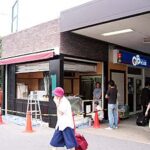 店舗デザイン実績事例-CREPE-NEWYORK-クレープニューヨーク-クレープ店-大阪-レンガタイルを貼った工事中ファサード