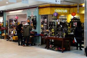 店舗デザインレポート｜COCUE｜アパレル物販｜瓦その１