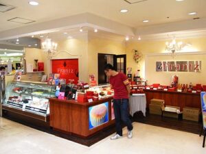 改装前の神戸フランツさんちか店