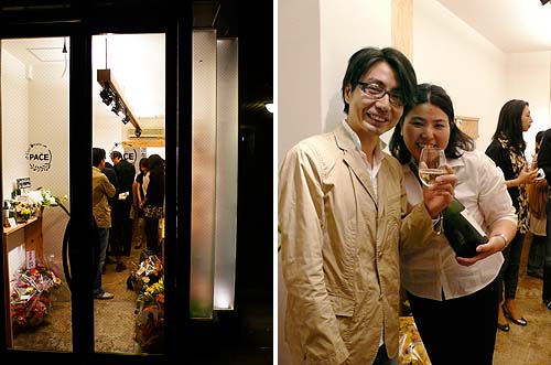 左、レセプションパーティーの様子と、右、カーサ・オレアリア・パーチェのオーナー森尾さんとのツーショット