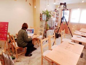 mamma cafeしんたに、店内の竣工写真撮影中