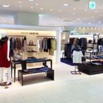 アパレル店舗デザイン設計事例-スウィンスウィング-マーレンダム(SWINSWING-MARLENE-DAM)-ジェイアール名古屋タカシマヤ店-間接照明の美しい壁面