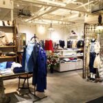 店舗デザイン設計事例-アパレル物販店-complexe-avec-RNA-N-ラフォーレ原宿-東京-アンティーク素材で構成された店内