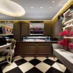 店舗デザイン設計実績事例-CHATROIS(シャトロワ)神戸元町-ミラー虚像と合わさって完成する店内空間