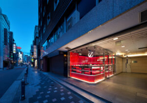 物販店舗デザイン設計実績事例、小さなスイーツショップ、神戸フランツ北新地店、大阪北新地の街に置かれた宝石箱のイメージの店舗