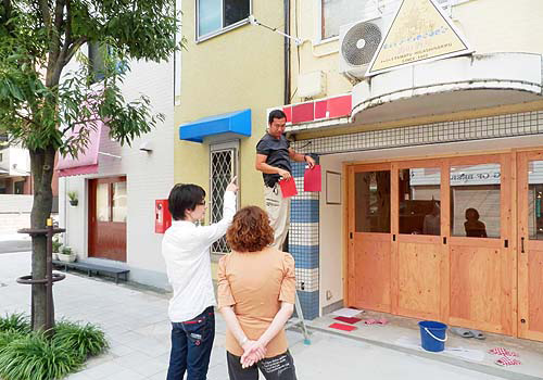 mamma cafe しんたに、外部テントの色の検討