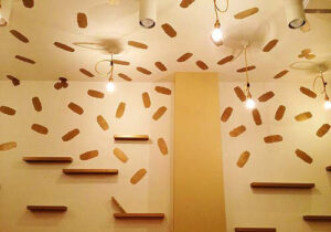 mamma cafe しんたに、シンボルの樹の壁画