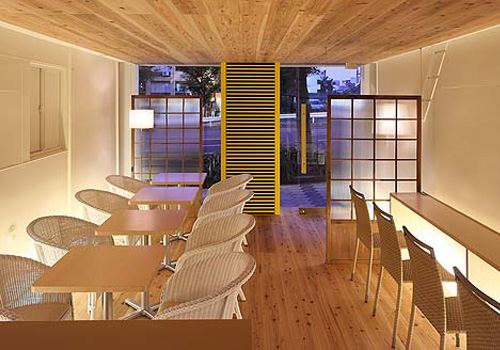 店舗リノベーション設計事例、喫茶イマ、天井と床が同じ仕上げの店内