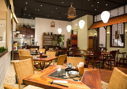 飲食店舗デザイン設計実績事例、ベトナム料理インドシナ、テラスのある瓦屋根のベトナムのお家のイメージ