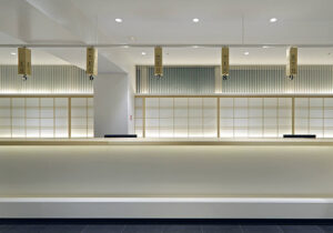 公共サービス施設空間デザイン設計実績事例、京都総合観光案内所、京なび、観光案内カウンター