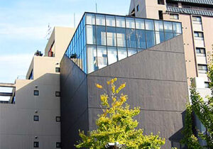 ありし日の倉俣史朗さん設計のエドワーズ大阪本社ビル