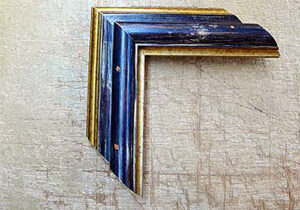 大阪のスペイン料理レストラン、ピエドラの壁に貼る石を絵画に見せるための額