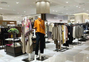 アパレルショップ店舗デザイン設計実績事例、SWINSWING阪急百貨店うめだ店、共用通路にオープンな区画